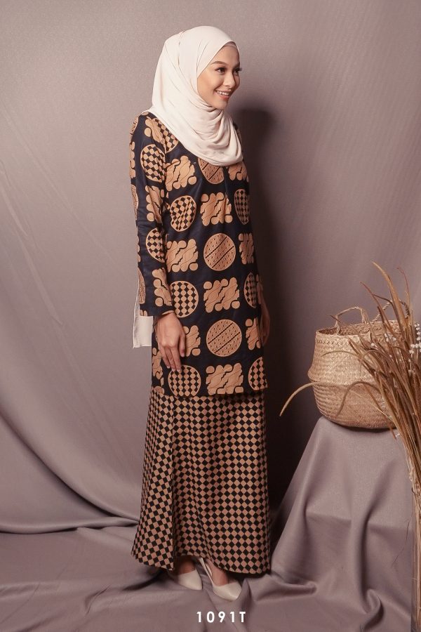 Teejah Kurung in Brown (1091T-1) - Image 3