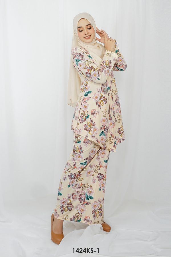 Kebaya Saloma in Cream (1424KS-1) - Image 2