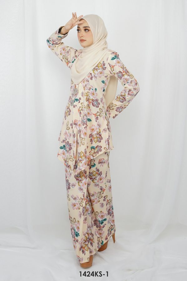 Kebaya Saloma in Cream (1424KS-1) - Image 4