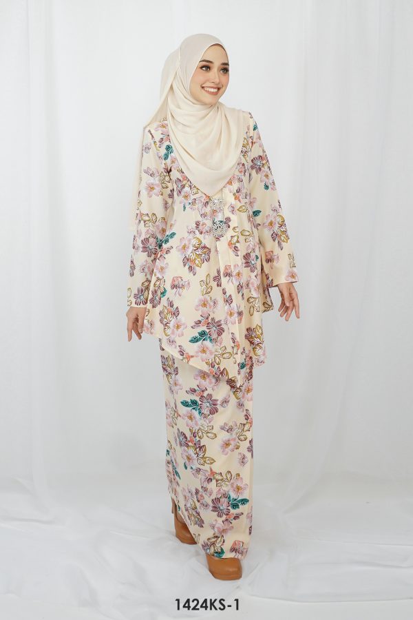 Kebaya Saloma in Cream (1424KS-1) - Image 3