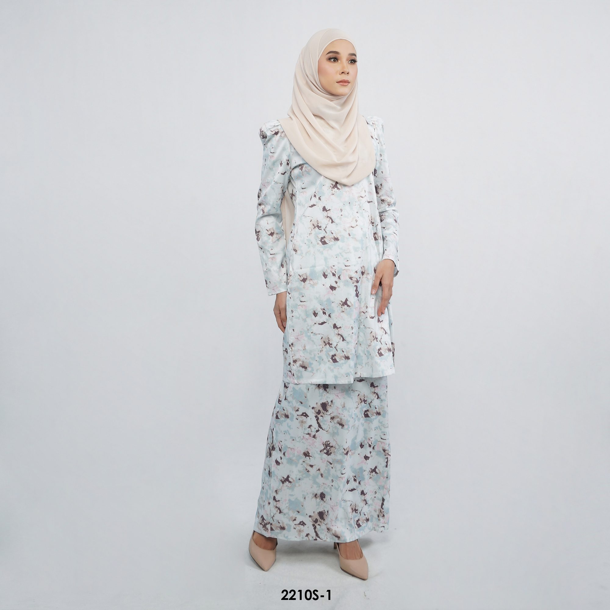 Sally Puff in Powder (2210S1) Color Blast