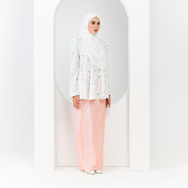 Cik Minah in Light Peach (K533CM-1) - Image 2