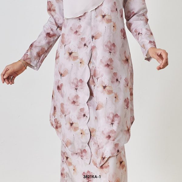 Kebaya Anggun 2.0 in Rose Gold (3821KA-1) - Image 2