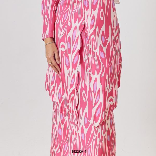 Kebaya Anggun 2.0 in Striking Pink (3822KA-1) - Image 2