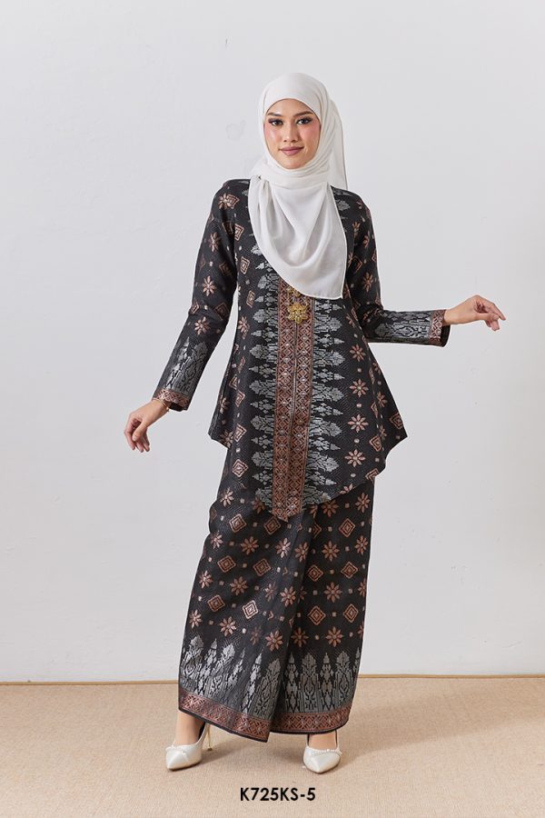 Kebaya Saloma in Black (K725KS-5)