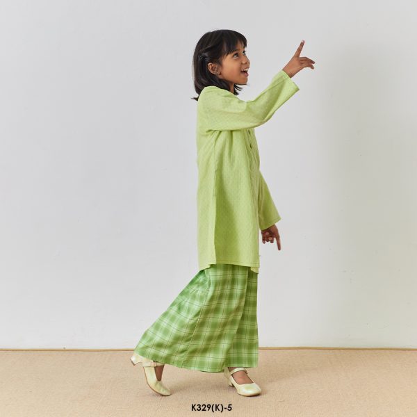 Rosie Kurung Kids in Apple Green (K329(K)-5) - Image 2