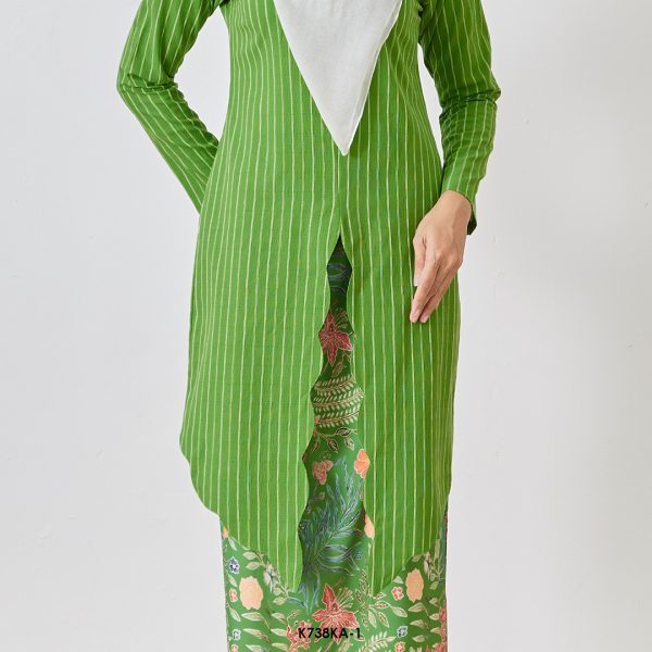 Kebaya Anggun 2.0 in Green (K738KA-1) - Image 2