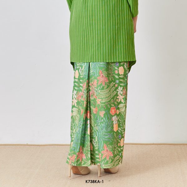 Kebaya Anggun 2.0 in Green (K738KA-1) - Image 4