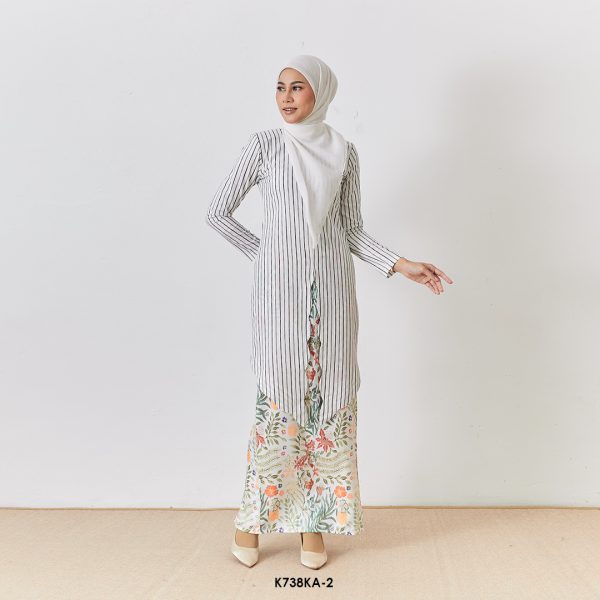 Kebaya Anggun 2.0 in White (K738KA-2) - Image 3