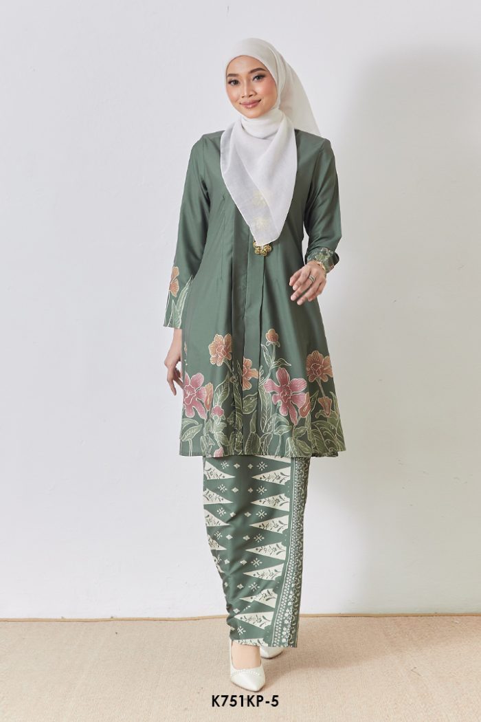 Kebarung Kalthom Petite Eksklusif in Juniper Green (K751KP-5)