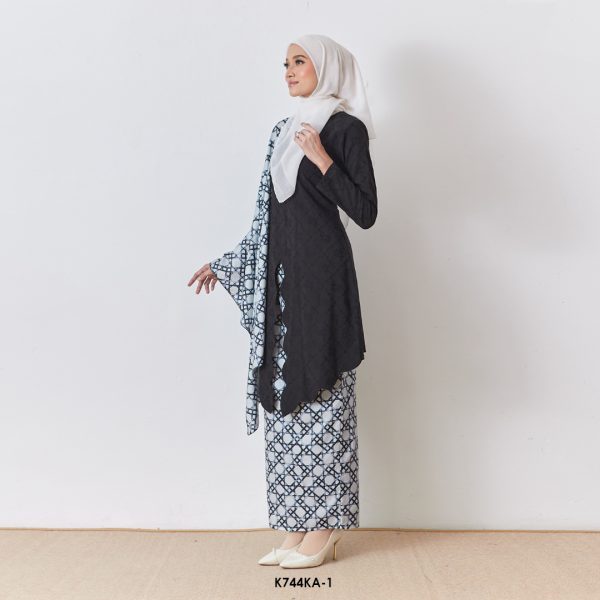 Kebaya Anggun 2.0 With Shawl in Black (K744KA-1) - Image 2