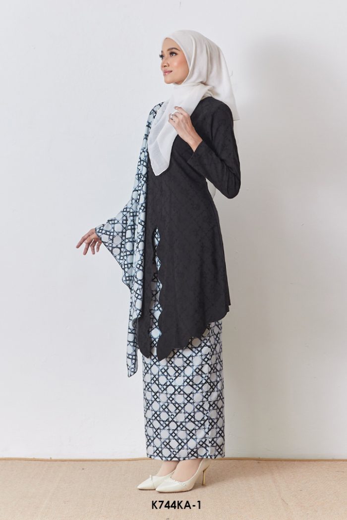 Kebaya Anggun 2.0 With Shawl in Black (K744KA-1)
