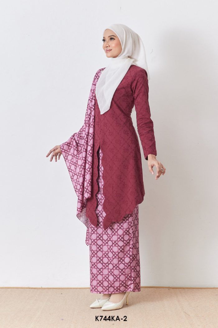 Kebaya Anggun 2.0 With Shawl in Burgundy (K744KA-2)