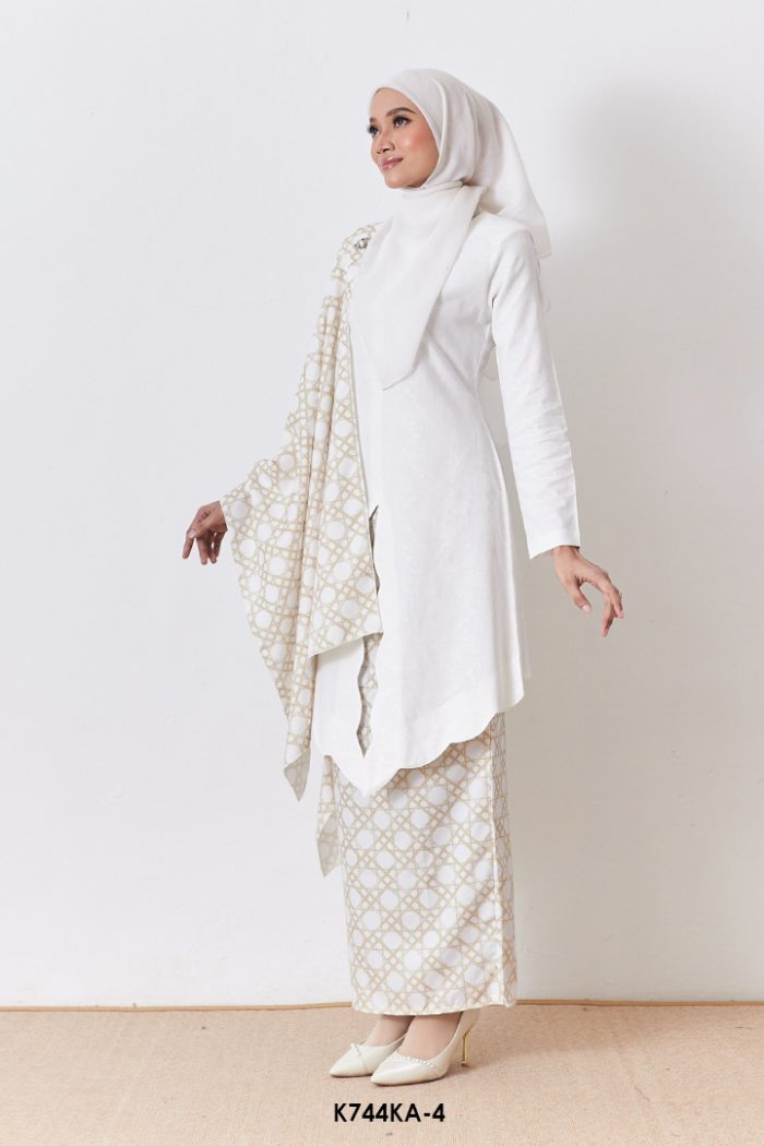 Kebaya Anggun 2.0 With Shawl in White (K744KA-4)