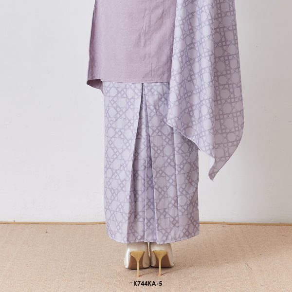 Kebaya Anggun 2.0 With Shawl in Faded Purple (K744KA-5) - Image 4
