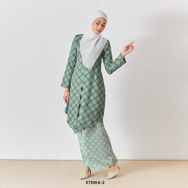 Kebaya Anggun 2.0 in Green (K755KA-2) - Image 2