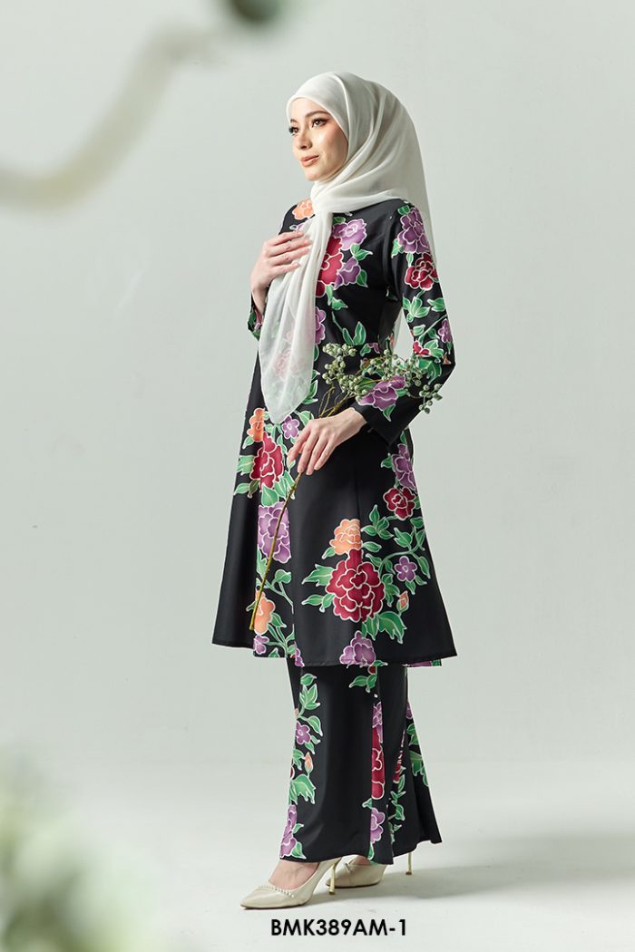 Ameera Kurung in Black (BMK389AM-1)