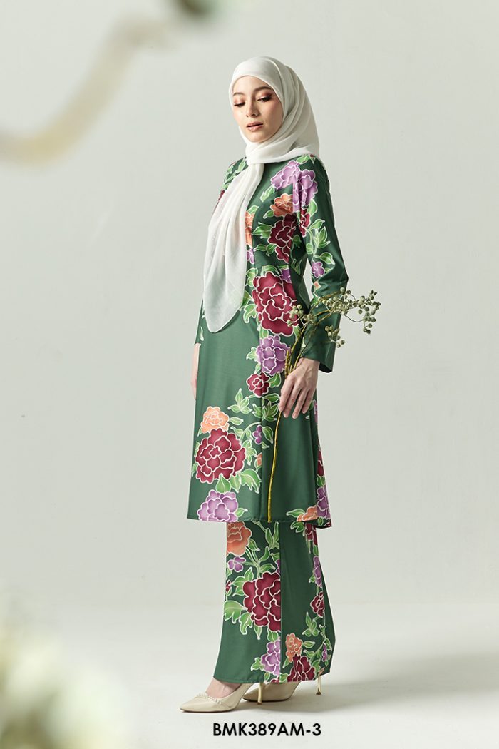 Ameera Kurung in Hunter Green (BMK389AM-3)