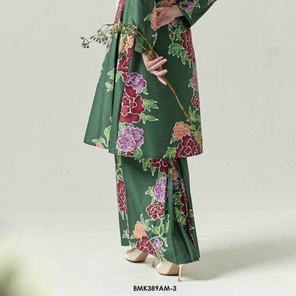 Ameera Kurung in Hunter Green (BMK389AM-3) - Image 3