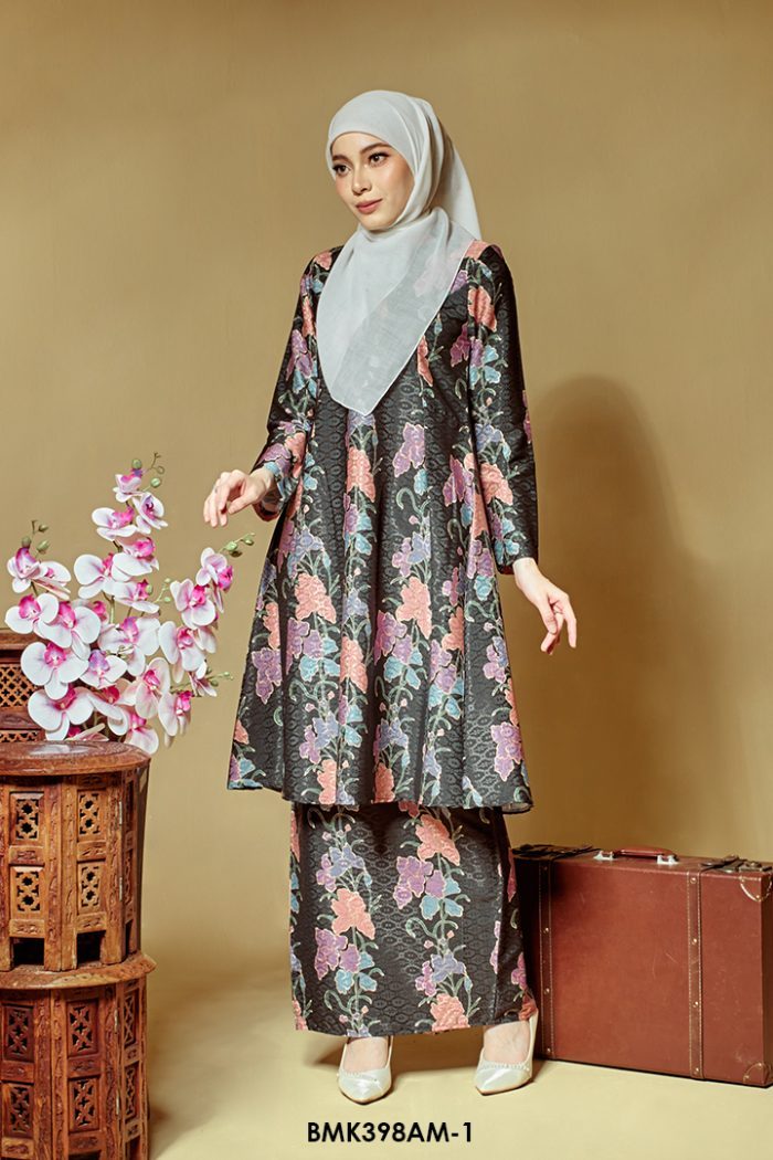 Ameera Kurung in Black (BMK398AM-1)
