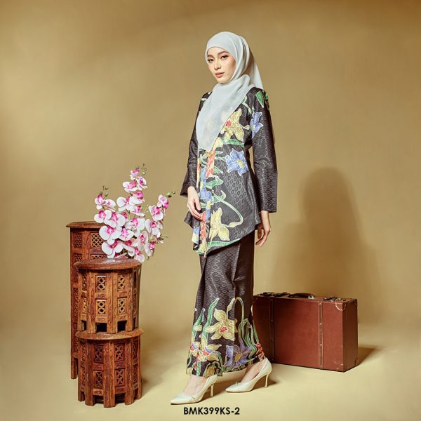 Kebaya Saloma in Black (BMK399KS-2) - Image 2
