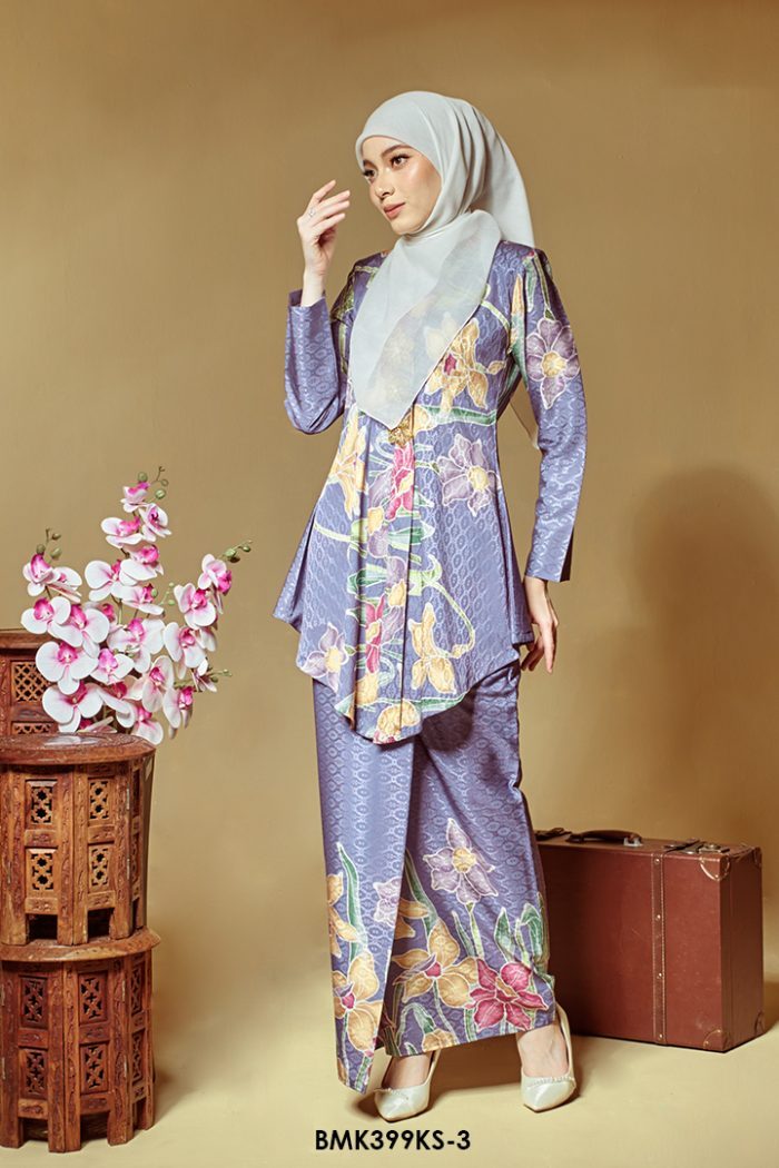 Kebaya Saloma in Iris Purple (BMK399KS-3)