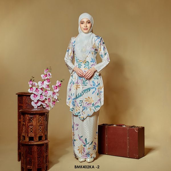 Kebaya Anggun 2.0 in Cream (BMK402KA-2)