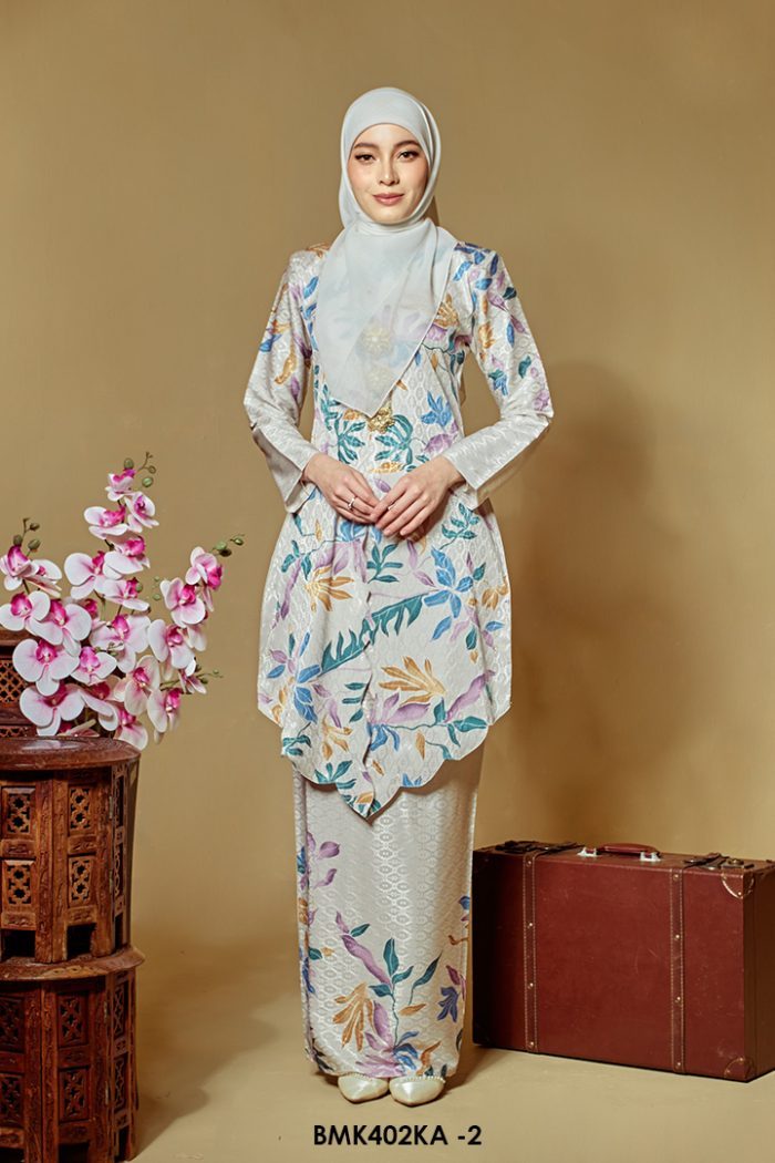 Kebaya Anggun 2.0 in Cream (BMK402KA-2)