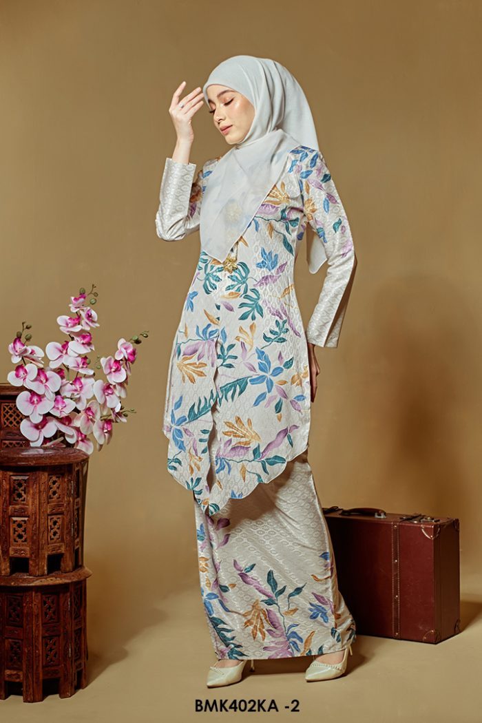 Kebaya Anggun 2.0 in Cream (BMK402KA-2)