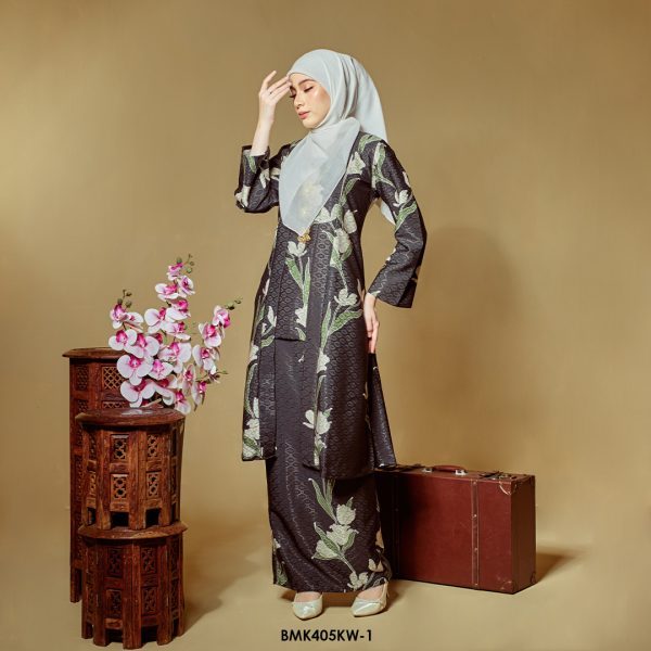 Kebaya Wilda Batiq Mia in Black (BMK405KW-1) - Image 2