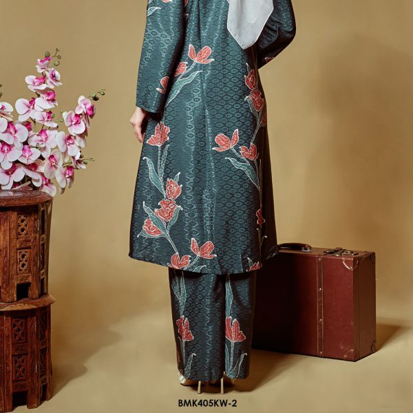 Kebaya Wilda Batiq Mia in Dark Emerald (BMK405KW-2) - Image 3