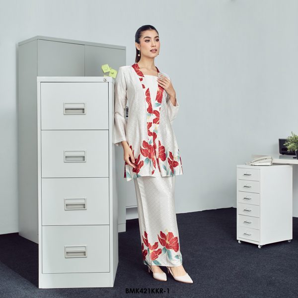 Kebaya Kirani Batiq Mia in Cream (BMK421KKR-1) - Image 2