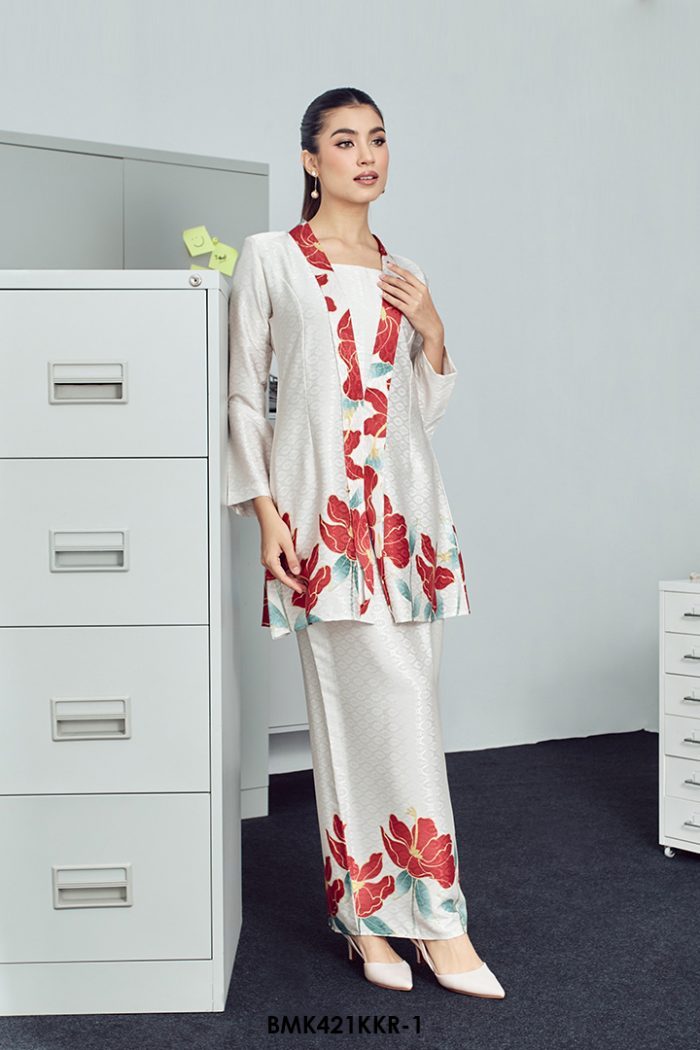 Kebaya Kirani Batiq Mia in Cream (BMK421KKR-1)