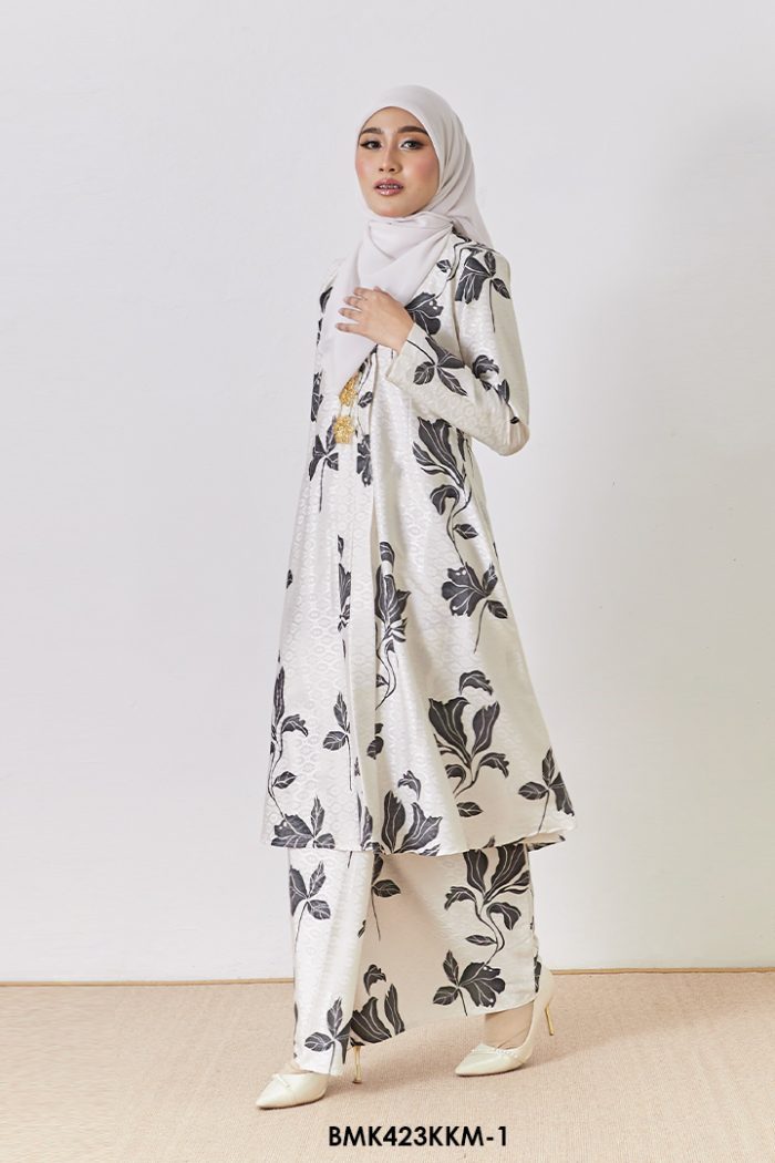Kebarung Batiq Mia in Off White (BMK423KKM-1)