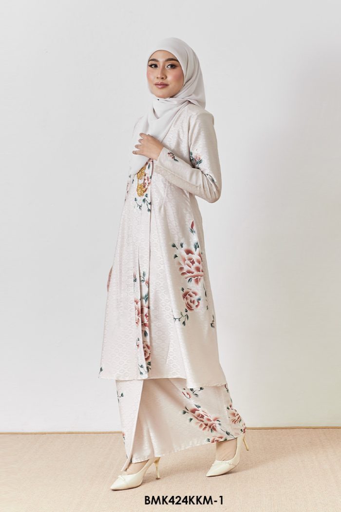 Kebarung Batiq Mia in Off White (BMK424KKM-1)