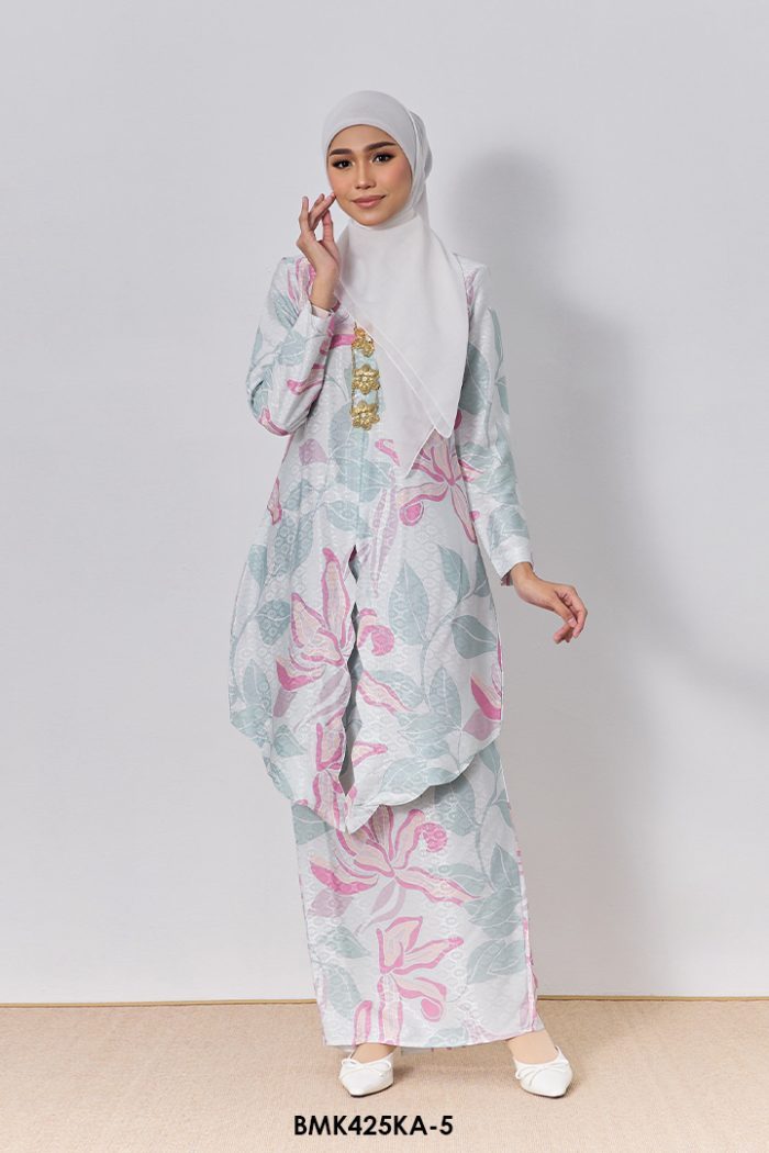 Kebaya Anggun 2.0 in Ice Mint (BMK425KA-5)