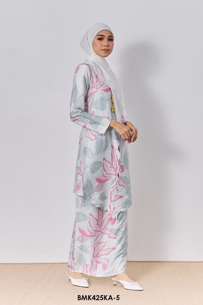 Kebaya Anggun 2.0 in Ice Mint (BMK425KA-5)