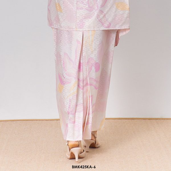 Kebaya Anggun 2.0 in Cream (BMK425KA-6) - Image 3