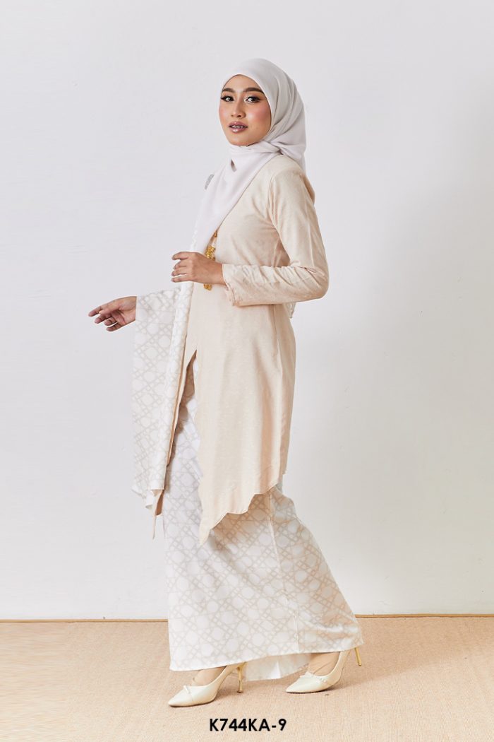 Kebaya Anggun 2.0 With Shawl in Ivory (K744KA-9)