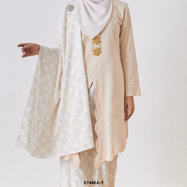 Kebaya Anggun 2.0 With Shawl in Ivory (K744KA-9) - Image 4