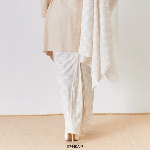Kebaya Anggun 2.0 With Shawl in Ivory (K744KA-9) - Image 3
