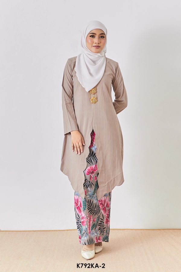 Kebaya Anggun 2.0 in Cheddar Brown (K792KA-2)