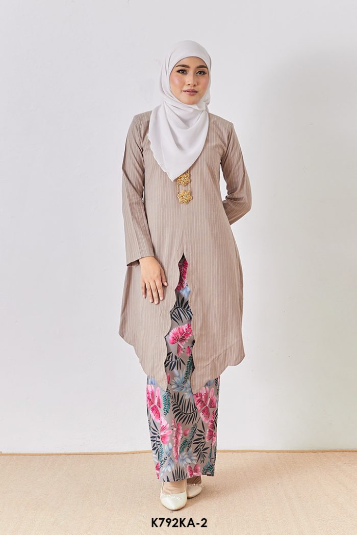 Kebaya Anggun 2.0 in Cheddar Brown (K792KA-2)