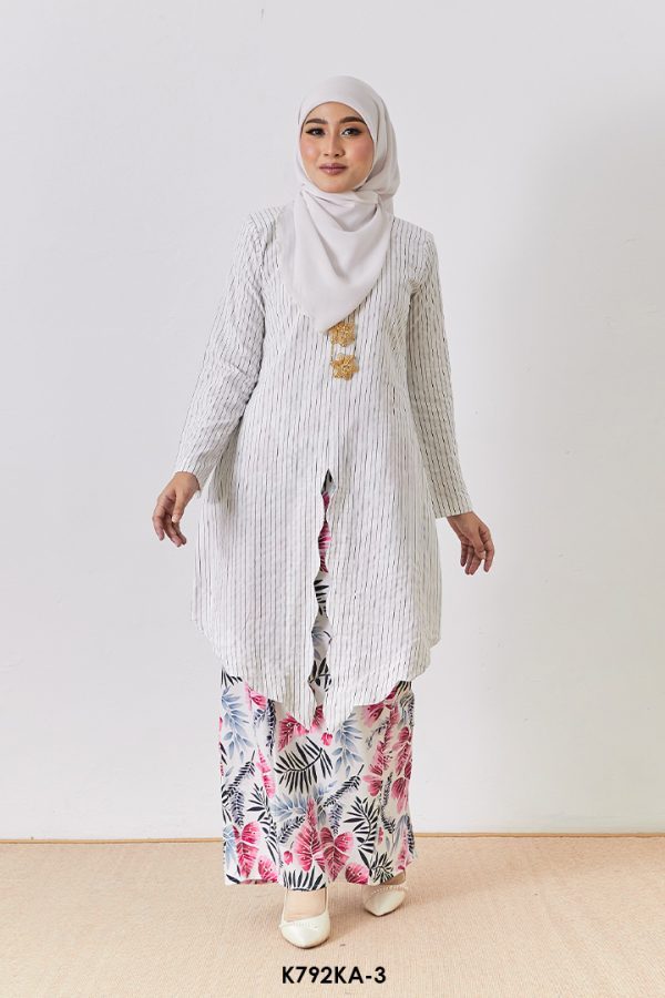 Kebaya Anggun 2.0 in White (K792KA-3)