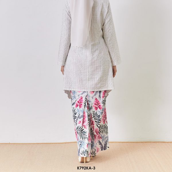Kebaya Anggun 2.0 in White (K792KA-3) - Image 3
