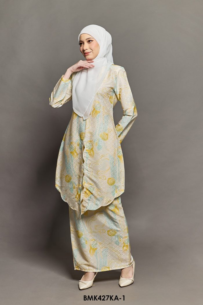 Kebaya Anggun Batiq Mia 2.0 in Soft Yellow (BMK427KA-1)