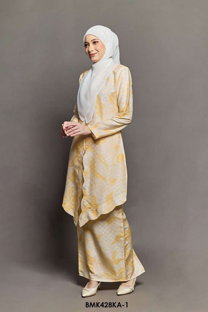 Kebaya Anggun Batiq Mia 2.0 in Pastel Yellow (BMK428KA-1)