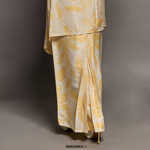 Kebaya Anggun Batiq Mia 2.0 in Pastel Yellow (BMK428KA-1) - Image 4