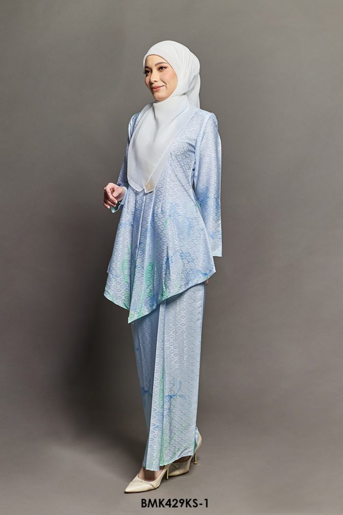 Kebaya Saloma Batiq Mia in Soft Blue (BMK429KS-1)