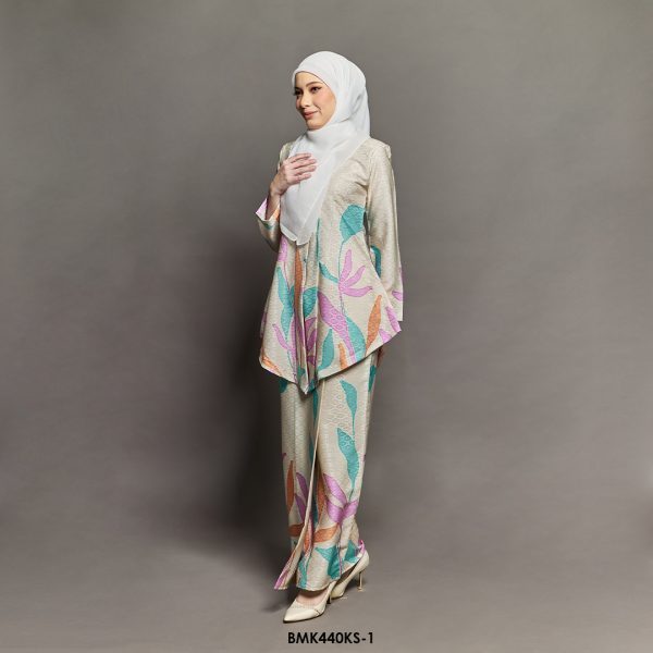 Kebaya Saloma Batiq Mia in Light Yellow (BMK440KS-1) - Image 2